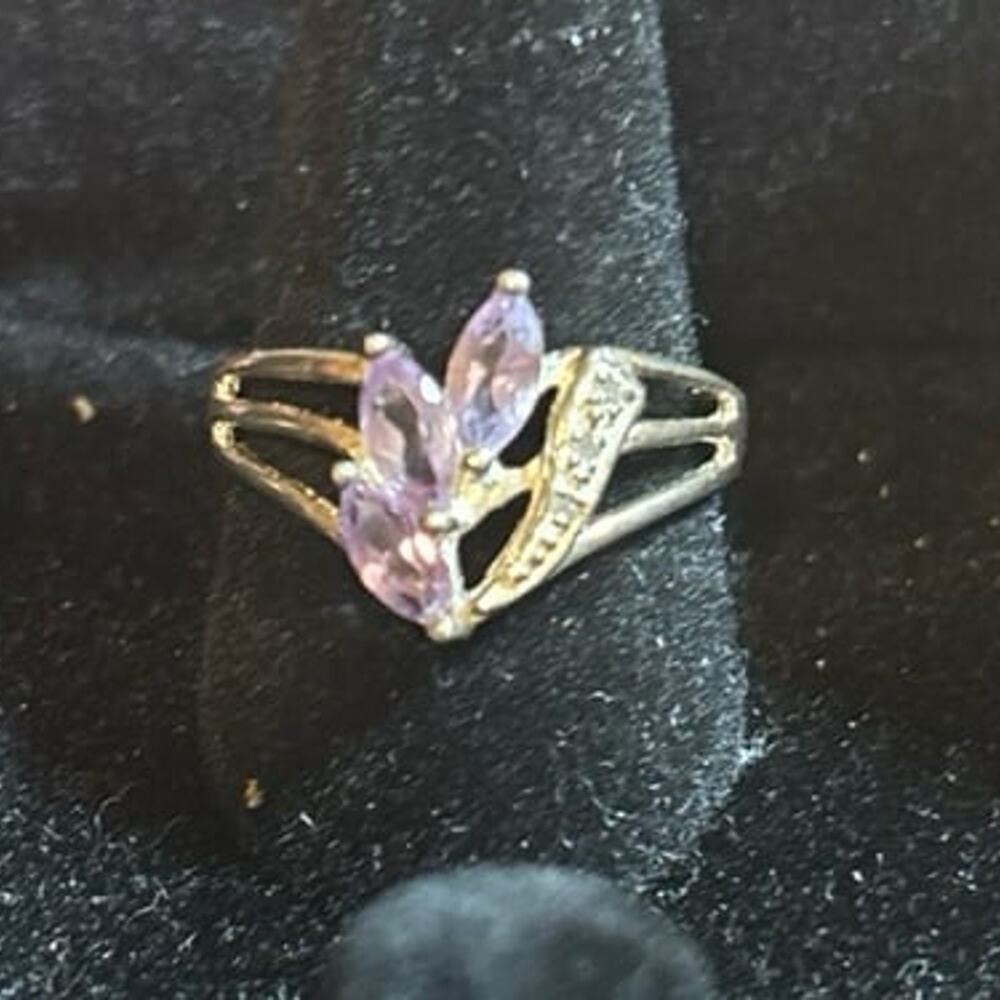 Vintage Sterling Silver‎ Avon Marquise Amethyst ring size 7